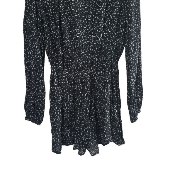 Urban Outfitters Black Mona Surplice Long Sleeve Romper M Womens Key Hole NWT - Picture 13 of 13